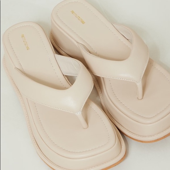 PLT Cream PU Toe Thong Platform Mule Sandals - Picture 4 of 6